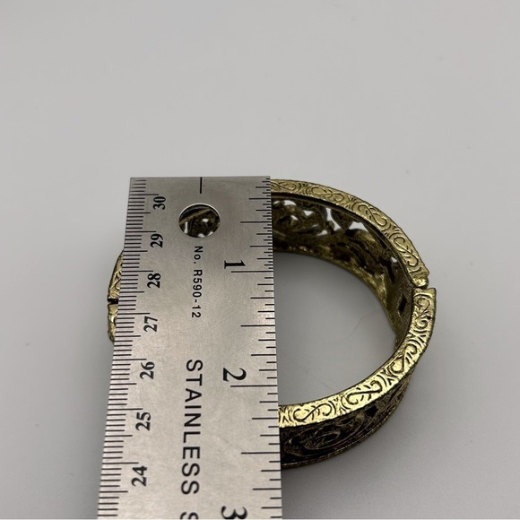 Elegant Chic Gold Tone Filigree with Leaves Hinged Bangle Bracelet - Picture 9 of 10